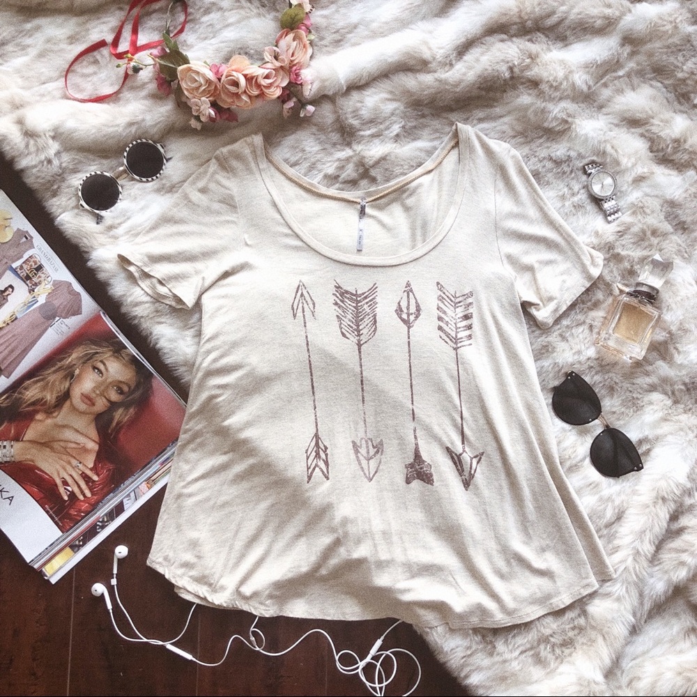 Tan Colored Loose Top with Arrow Design